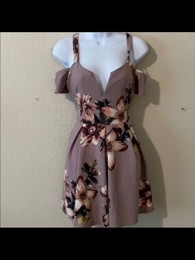 Floral Cold-Shoulder A-Line Dress in Mauve